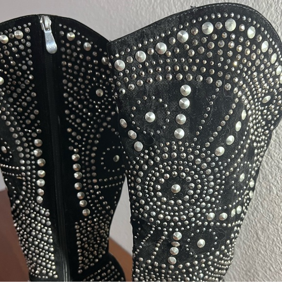 Olivia Miller Knee High Black Boots Studded Detail All Throughout Size 6 NWOT - Picture 4 of 10